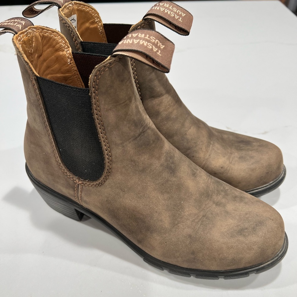 Blundstone boots Size 8 EUC
